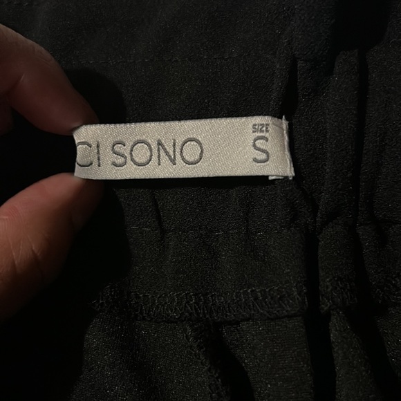 Shorts - Picture 3 of 4